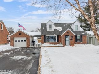 16 Forest Drive, Colonie, NY 12205