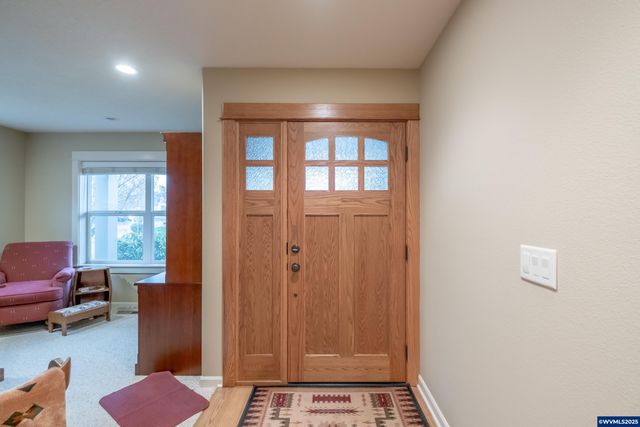 705 SE Stoneridge Ln, Dallas, OR 97338