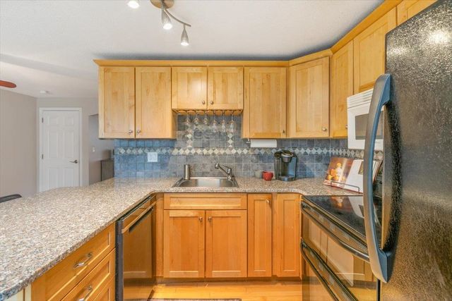86 Sentry Way, Merrimack, NH 03054