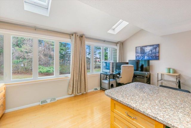 86 Sentry Way, Merrimack, NH 03054