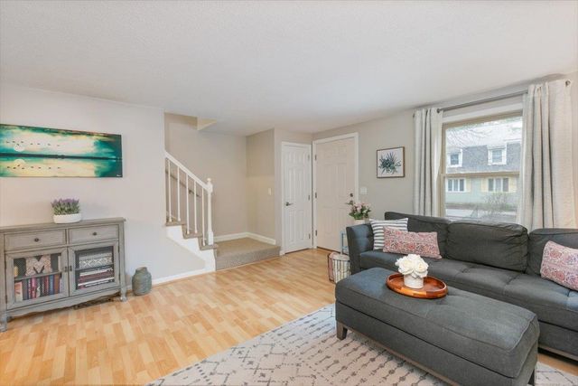 86 Sentry Way, Merrimack, NH 03054