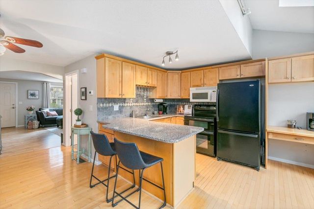 86 Sentry Way, Merrimack, NH 03054