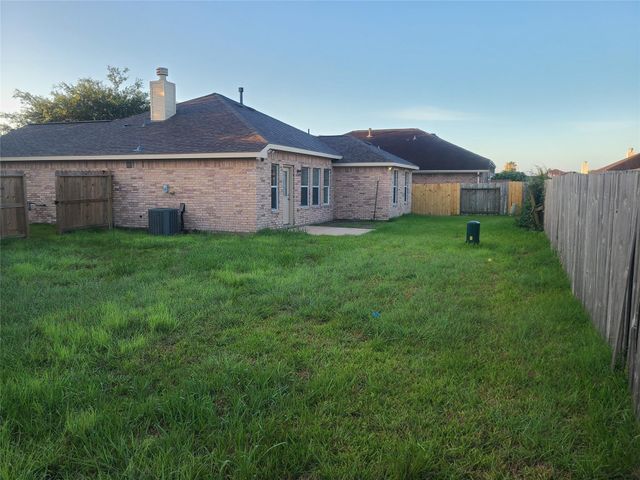 113 Laurel Meadow Court, La Marque, TX 77568