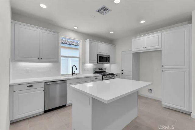 7432 Desert Sky Drive, Yucca Valley, CA 92284