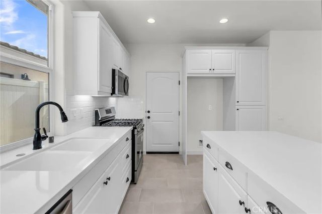 7432 Desert Sky Drive, Yucca Valley, CA 92284