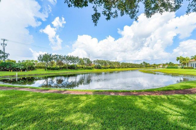 6633 Old Farm Trail, Boynton Beach, FL 33437
