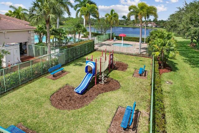 6633 Old Farm Trail, Boynton Beach, FL 33437