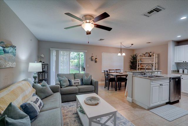 6633 Old Farm Trail, Boynton Beach, FL 33437