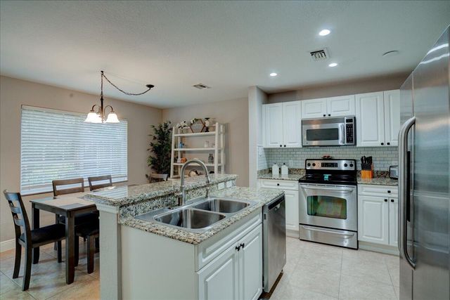 6633 Old Farm Trail, Boynton Beach, FL 33437