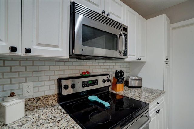 6633 Old Farm Trail, Boynton Beach, FL 33437