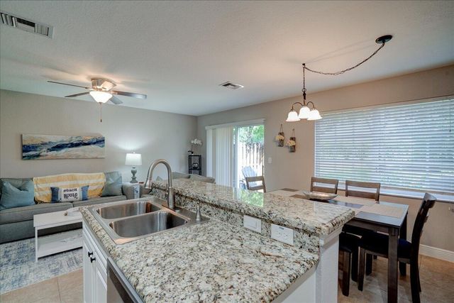 6633 Old Farm Trail, Boynton Beach, FL 33437