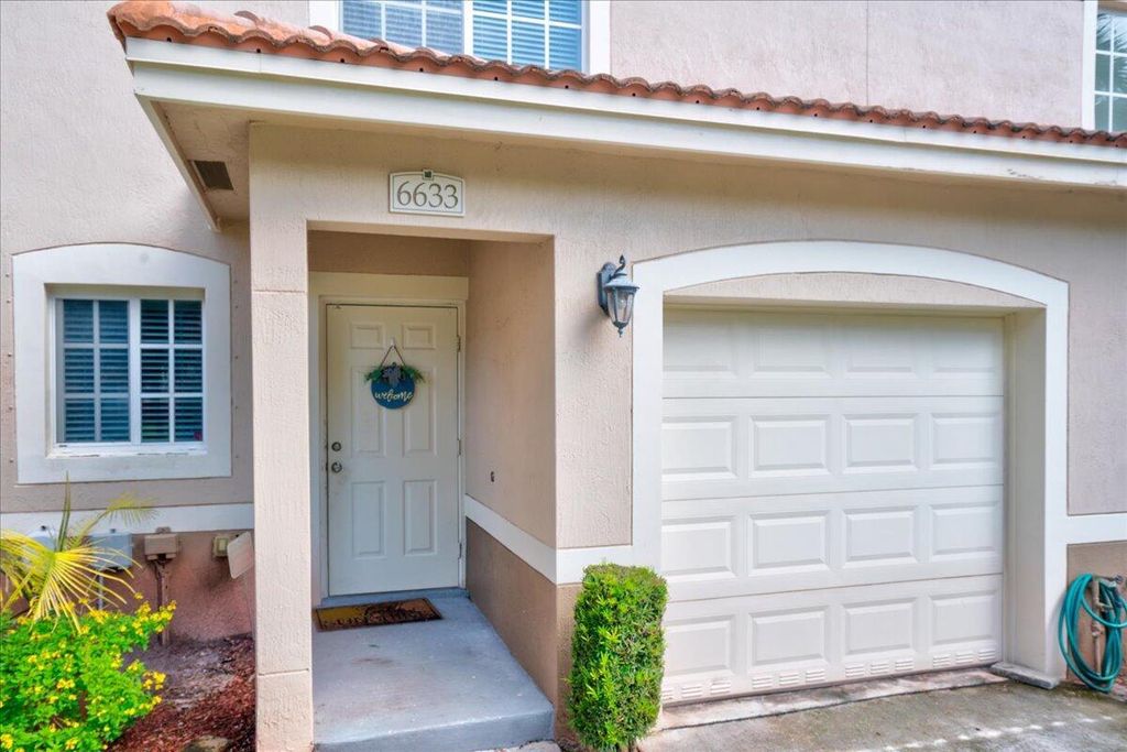 6633 Old Farm Trail, Boynton Beach, FL 33437