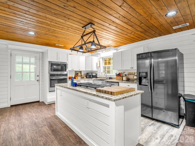 679 Solomon Jones Road, Cedar Mountain, NC 28718