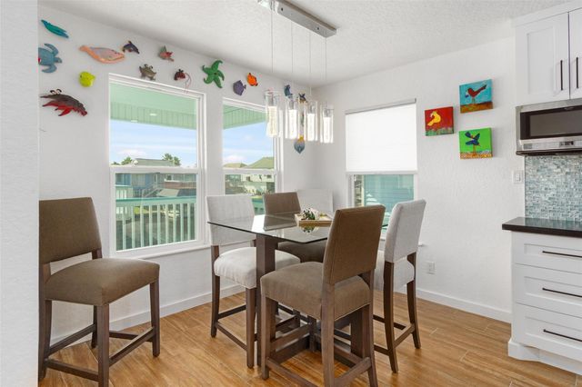 385 Ling, Bayou Vista, TX 77563