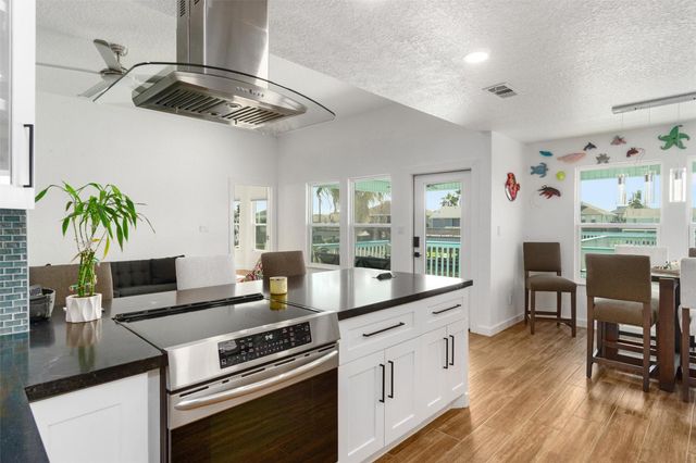 385 Ling, Bayou Vista, TX 77563