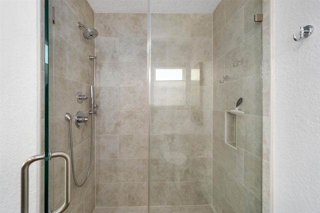 385 Ling, Bayou Vista, TX 77563