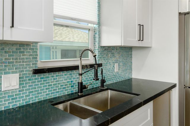 385 Ling, Bayou Vista, TX 77563