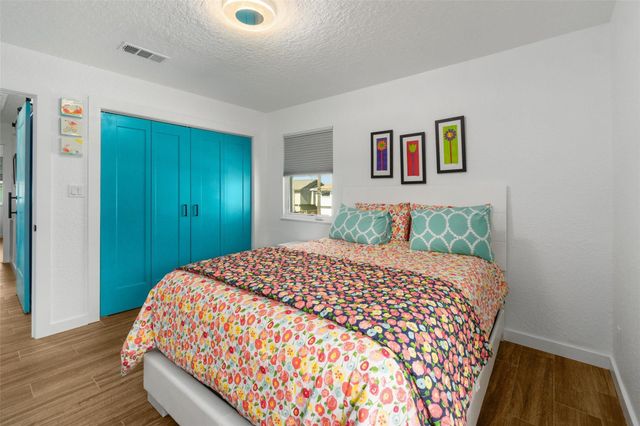 385 Ling, Bayou Vista, TX 77563
