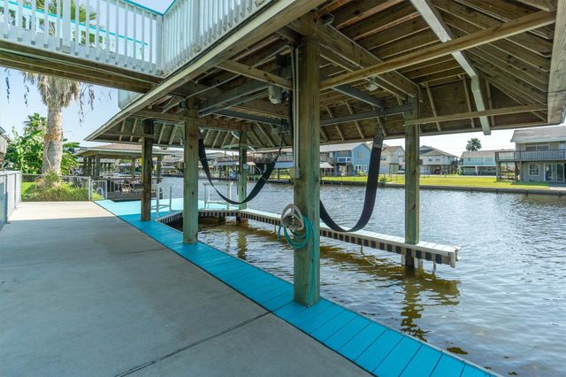 385 Ling, Bayou Vista, TX 77563