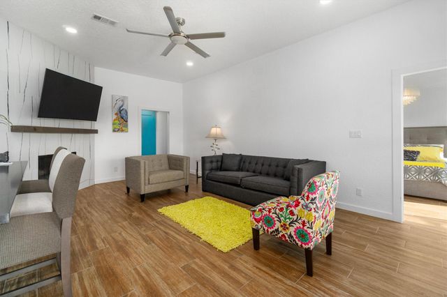 385 Ling, Bayou Vista, TX 77563