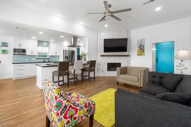 385 Ling, Bayou Vista, TX 77563