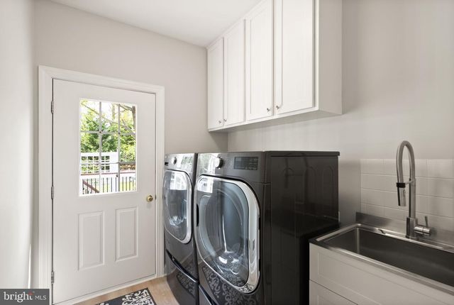 19944 INTERLACHEN CIR, Ashburn, VA 20147