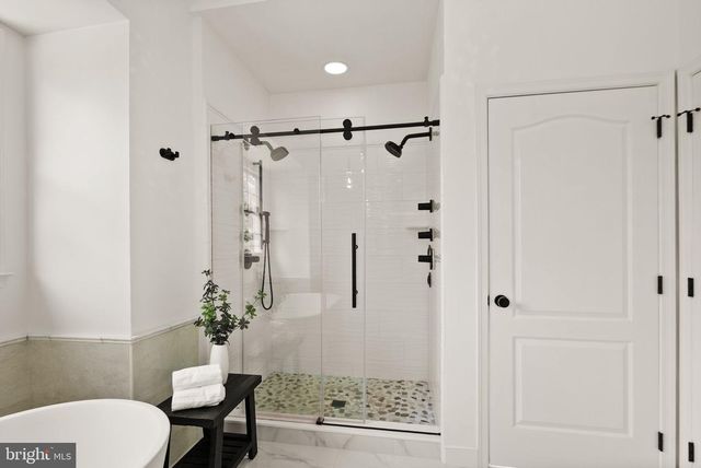 19944 INTERLACHEN CIR, Ashburn, VA 20147