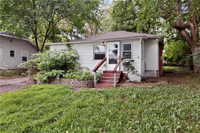 530 S Willow Avenue, Independence, MO 64053
