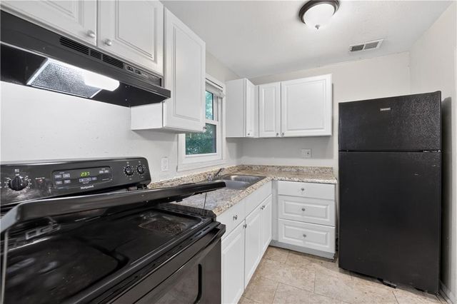 530 S Willow Avenue, Independence, MO 64053