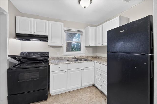 530 S Willow Avenue, Independence, MO 64053