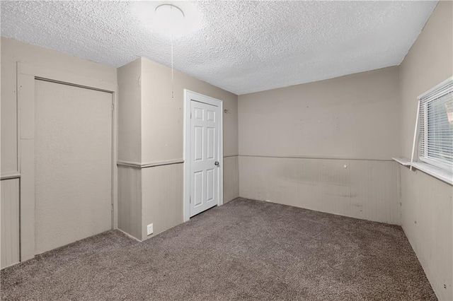 530 S Willow Avenue, Independence, MO 64053