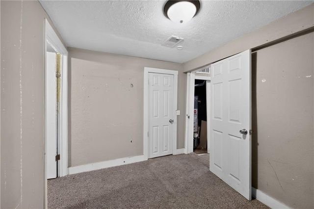 530 S Willow Avenue, Independence, MO 64053