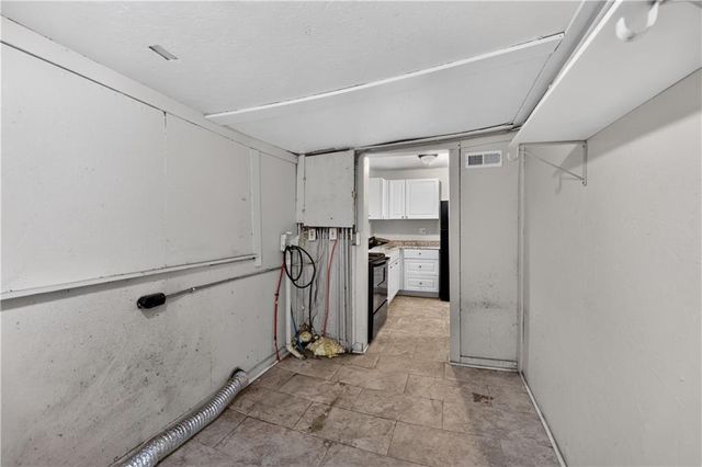 530 S Willow Avenue, Independence, MO 64053