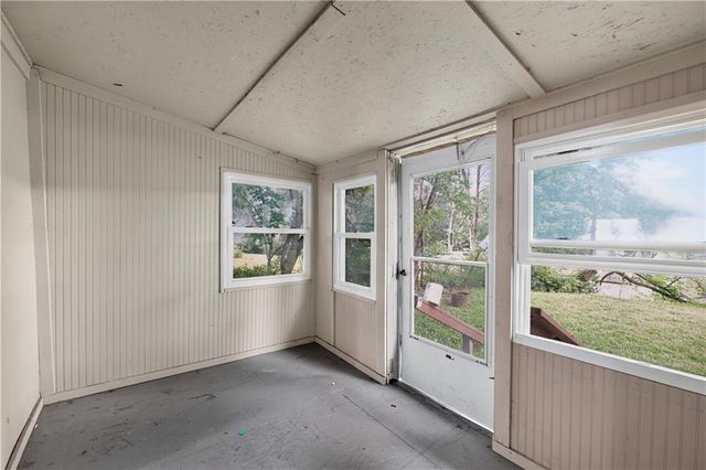 530 S Willow Avenue, Independence, MO 64053