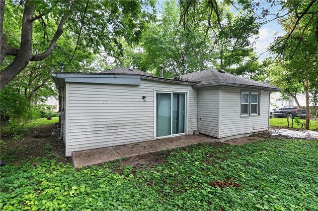 530 S Willow Avenue, Independence, MO 64053