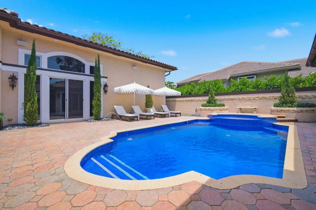 715 NW 101st Terrace, Plantation, FL 33324
