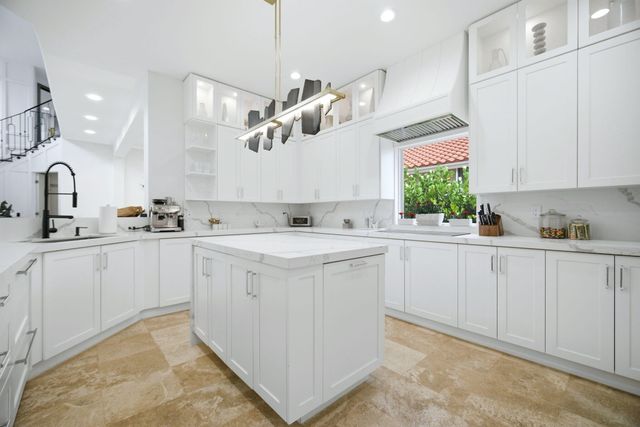 715 NW 101st Terrace, Plantation, FL 33324