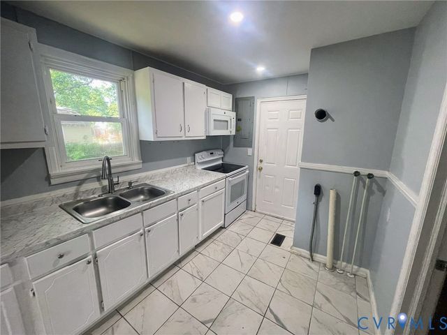 1417 Bowen St, Richmond, VA 23224