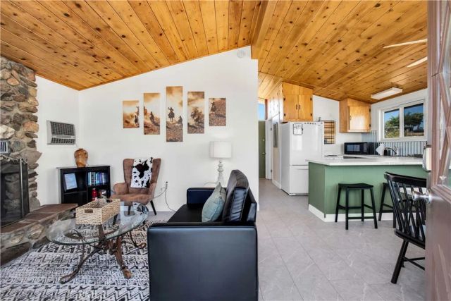 57920 Buena Vista Drive, Yucca Valley, CA 92284