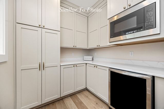 11279 Brookdale Drive, West Des Moines, IA 50266