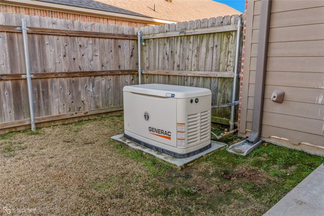 2138 Silverwood Drive, Shreveport, LA 71118