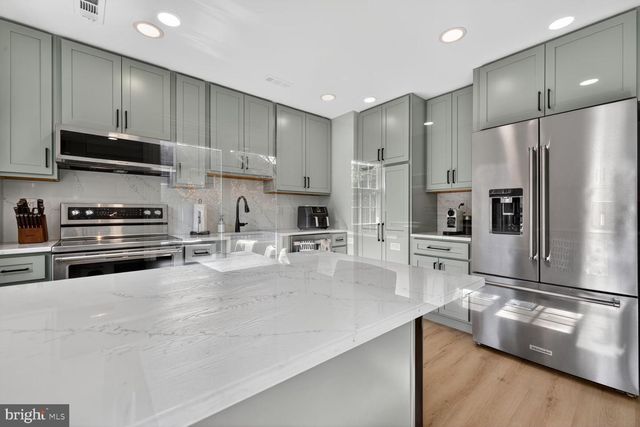 15745 AMBIANCE DR, Gaithersburg, MD 20878