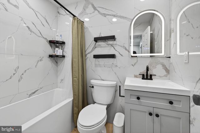 15745 AMBIANCE DR, Gaithersburg, MD 20878