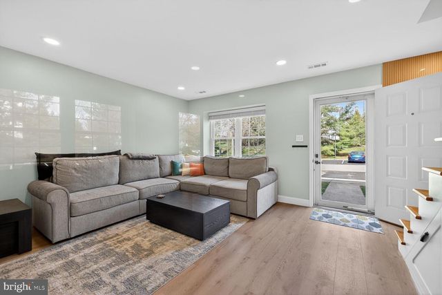 15745 AMBIANCE DR, Gaithersburg, MD 20878