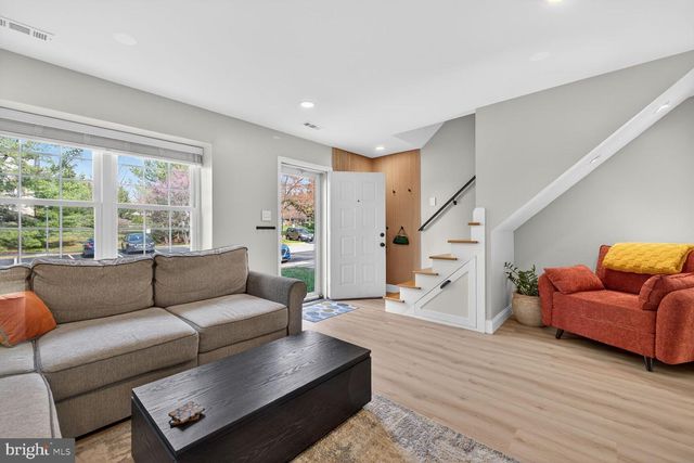 15745 AMBIANCE DR, Gaithersburg, MD 20878