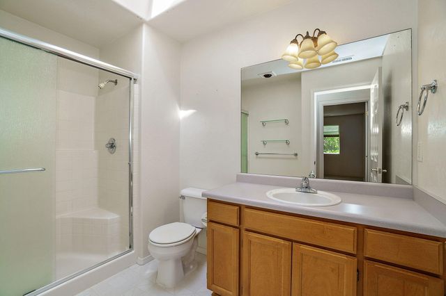 2580 Parkwood Village Lane, Central Point, OR 97502