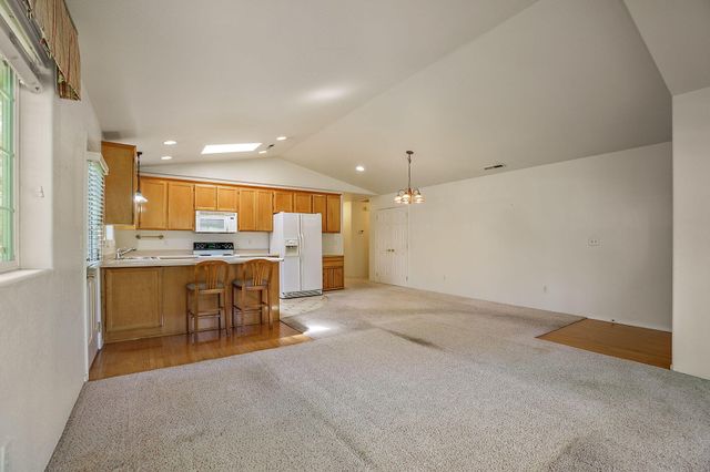 2580 Parkwood Village Lane, Central Point, OR 97502