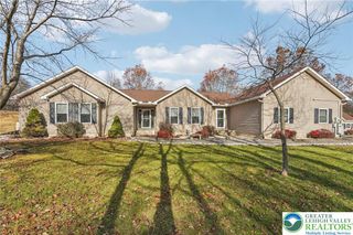 19 Farmer Court, Penn Forest Twp, PA 18210