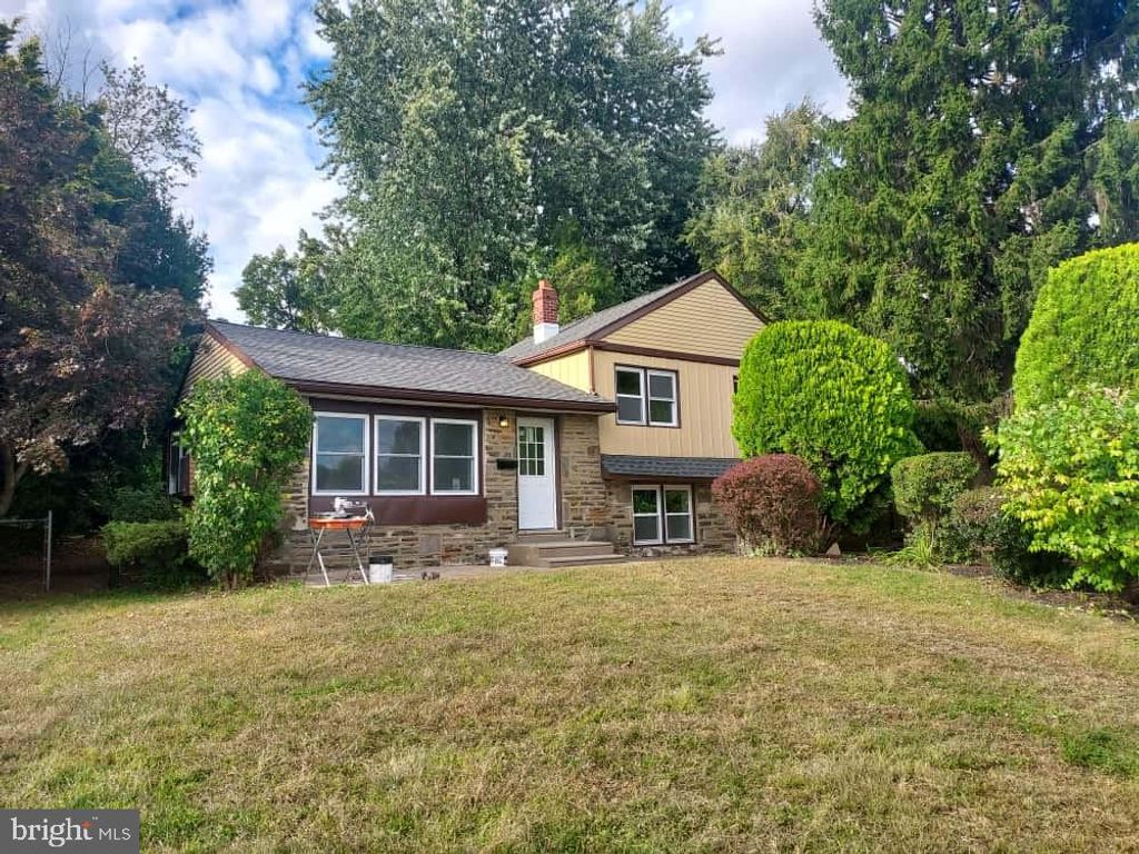 Image 28 of property listing at 11022 FERNDALE ST, Philadelphia, PA 19116