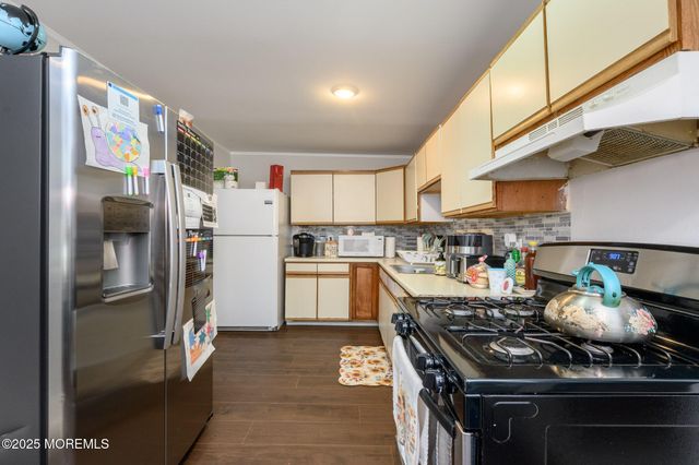 115 10th Street 11-113, Keansburg, NJ 07734